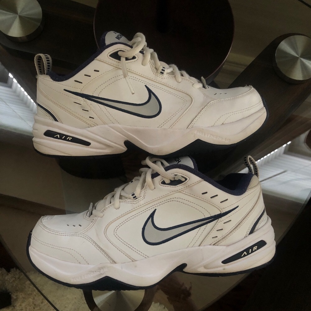 Nike Air Monarch Classic